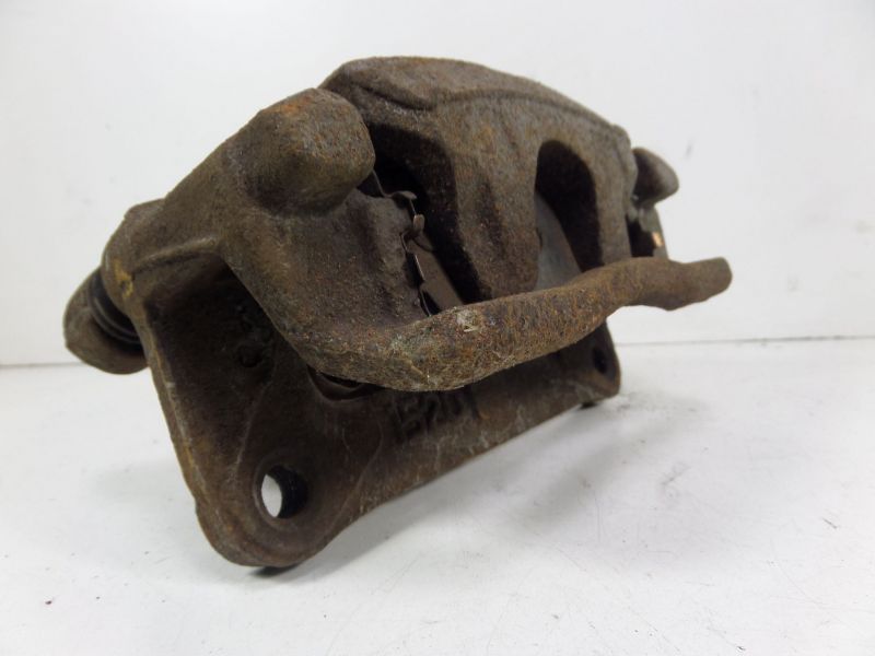 1992 Mitsubishi Delica L300 Right Rear Brake Caliper