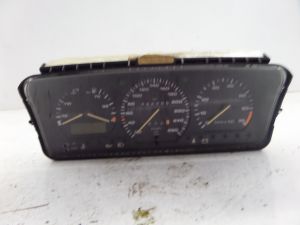 VW Instrument Cluster Speedo Gauges - 357 919 033 EN 357 919 059 BA 81 117 657